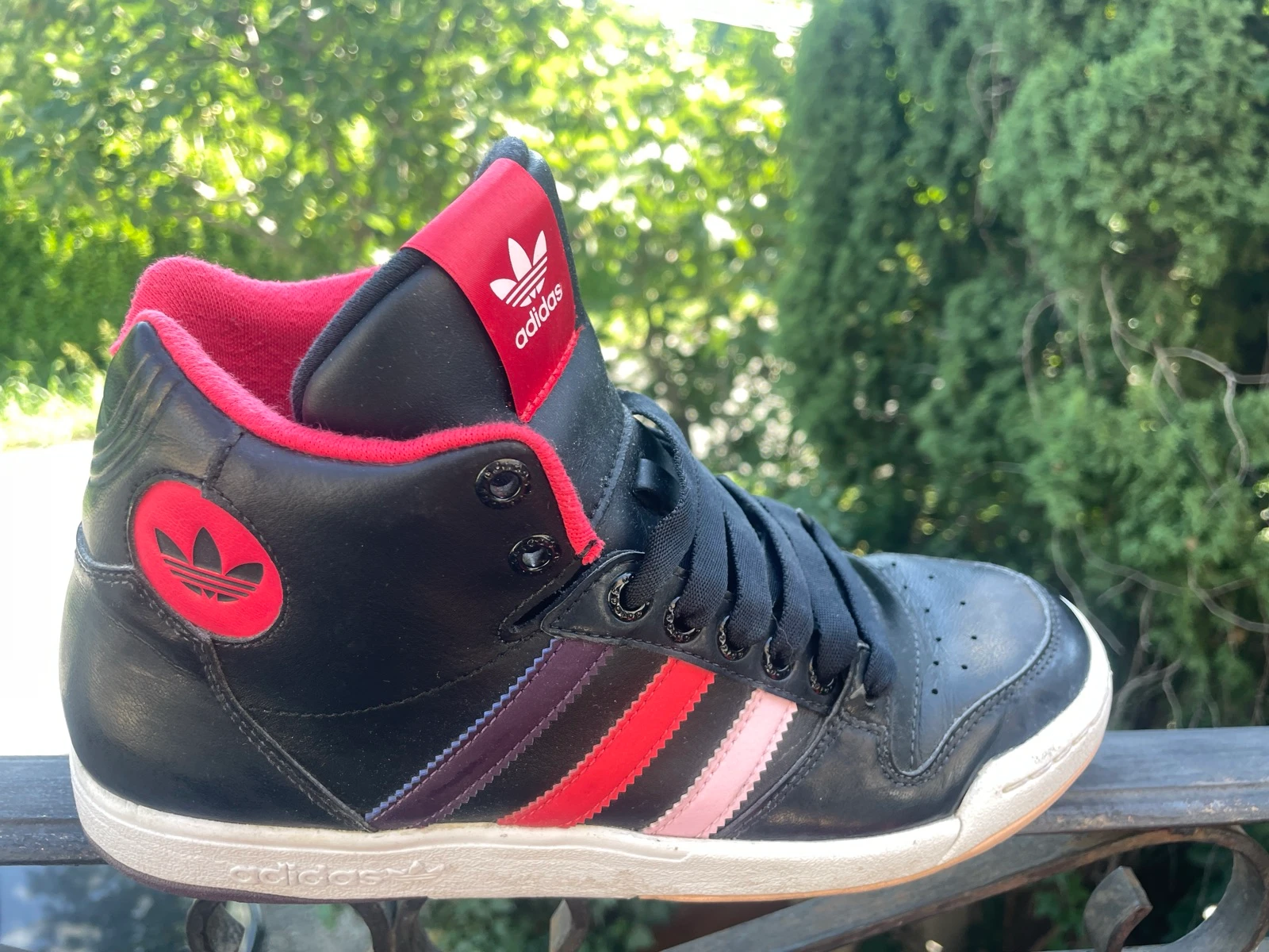Basket Adidas noire 